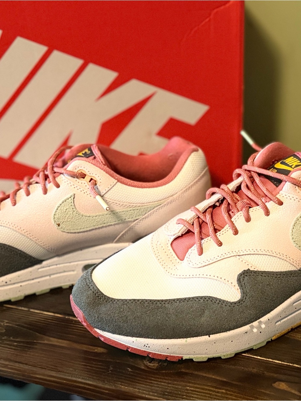 Nike Air Max 1 “Easter Celebration” in a men’s size 12 - Picture 2 of 4